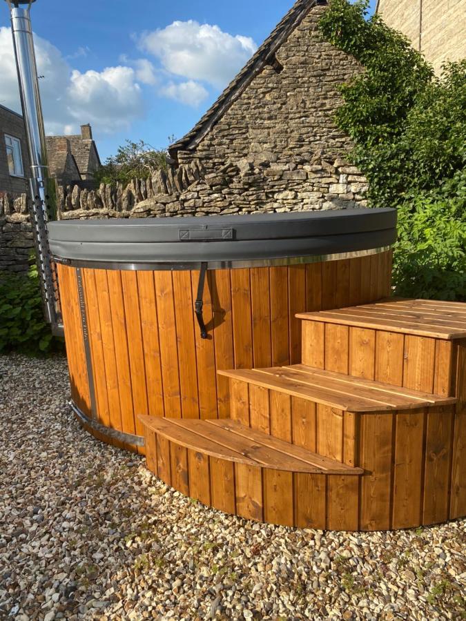 Luxury Cotswold Cottage With Hot Tub In Stow On The Wold! Esterno foto